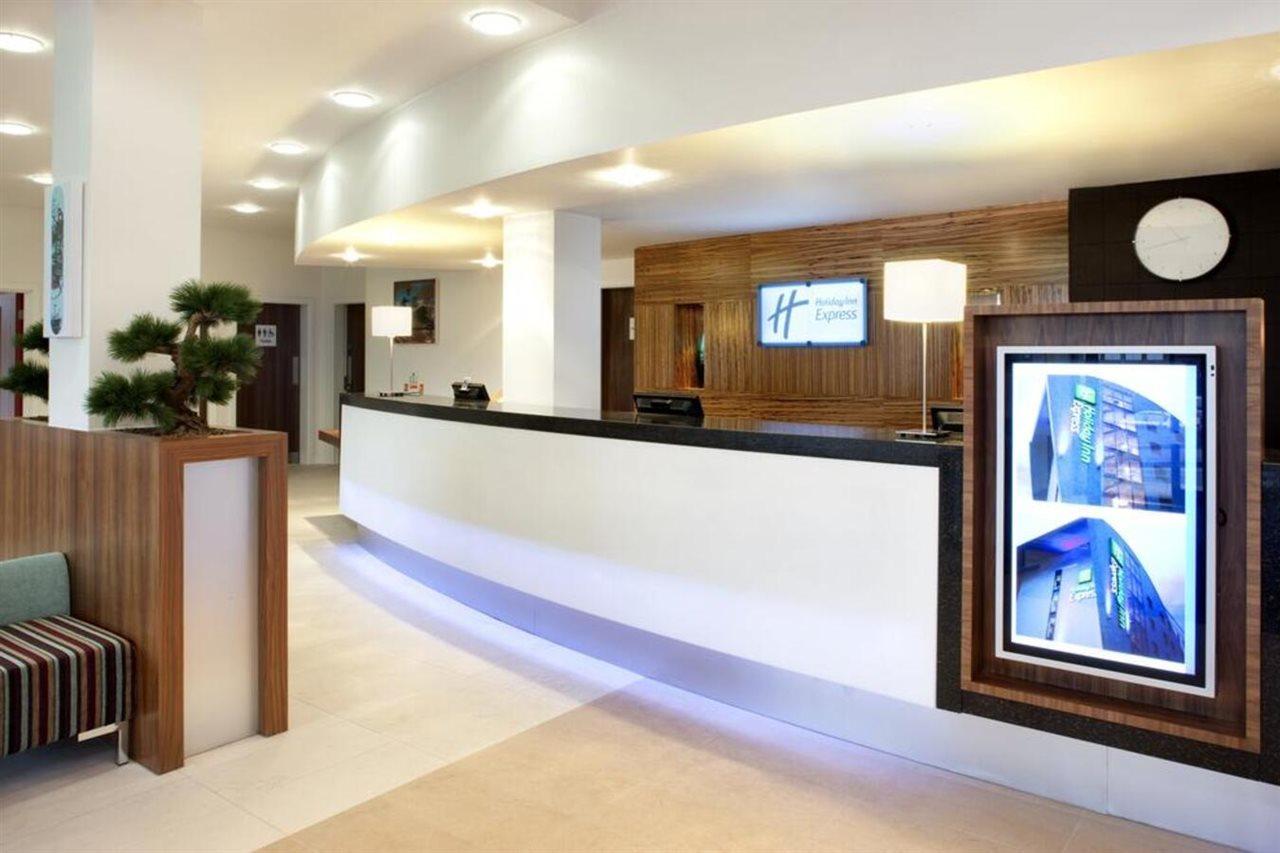 Holiday Inn Express Tamworth By Ihg Zewnętrze zdjęcie