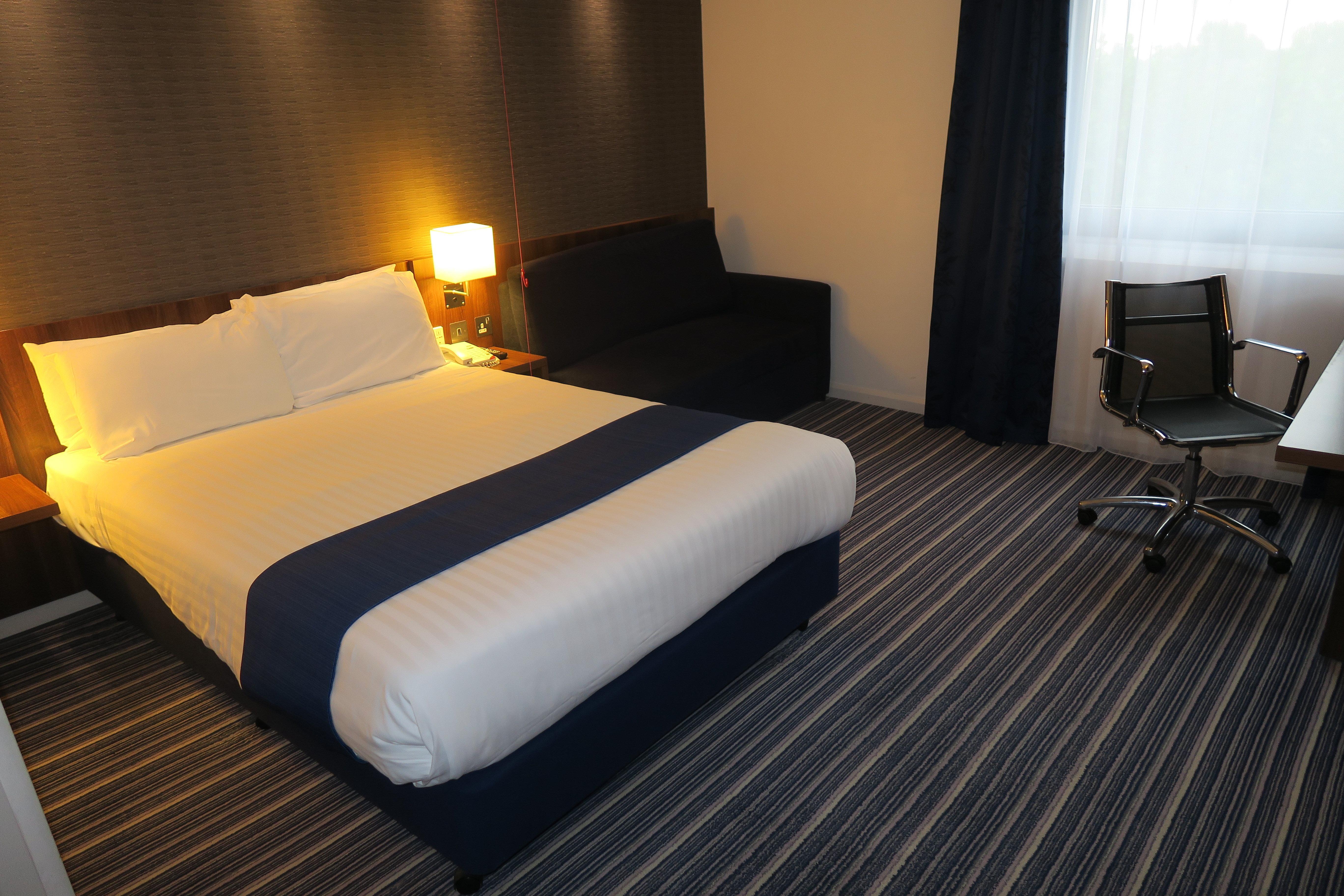 Holiday Inn Express Tamworth By Ihg Zewnętrze zdjęcie