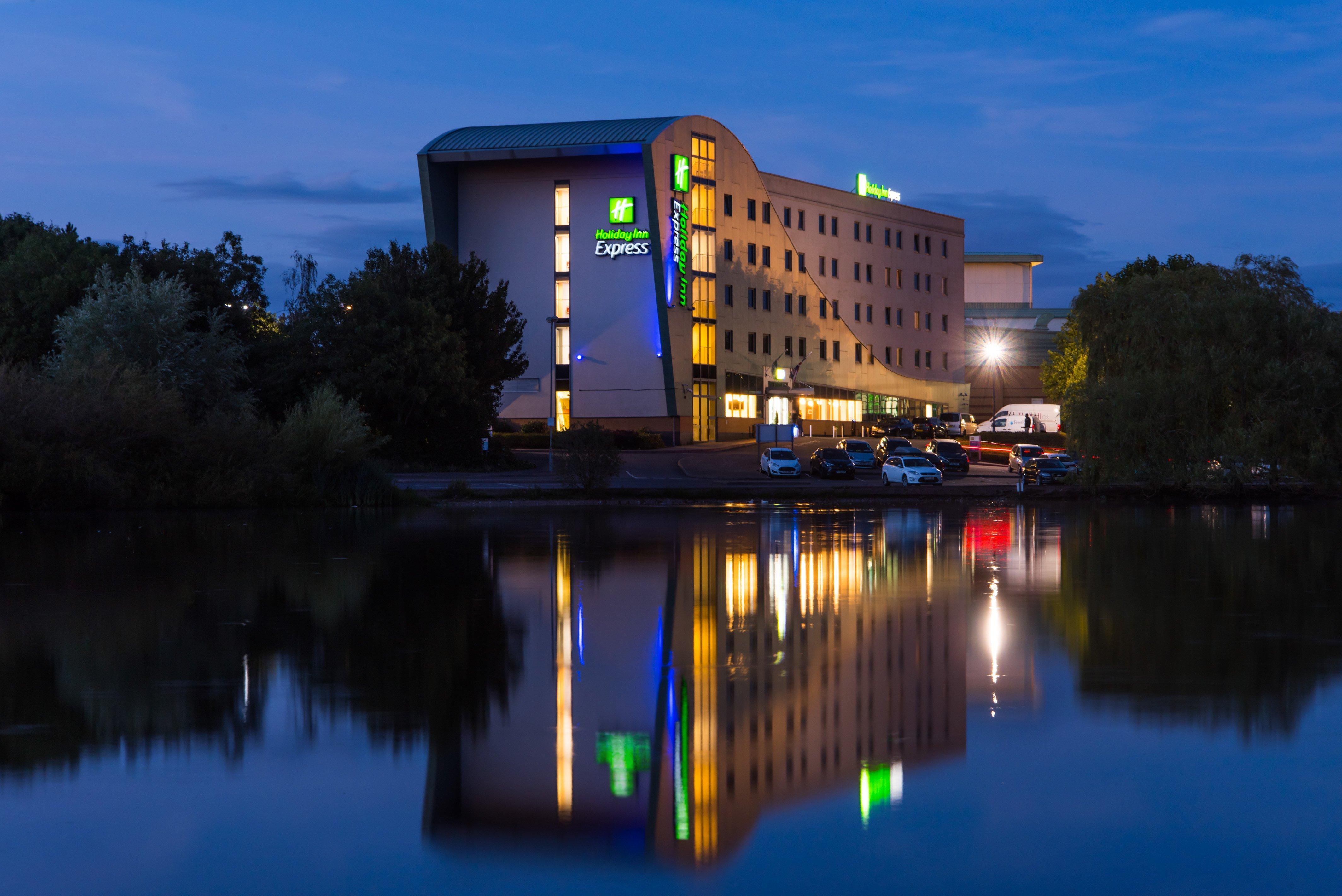 Holiday Inn Express Tamworth By Ihg Zewnętrze zdjęcie