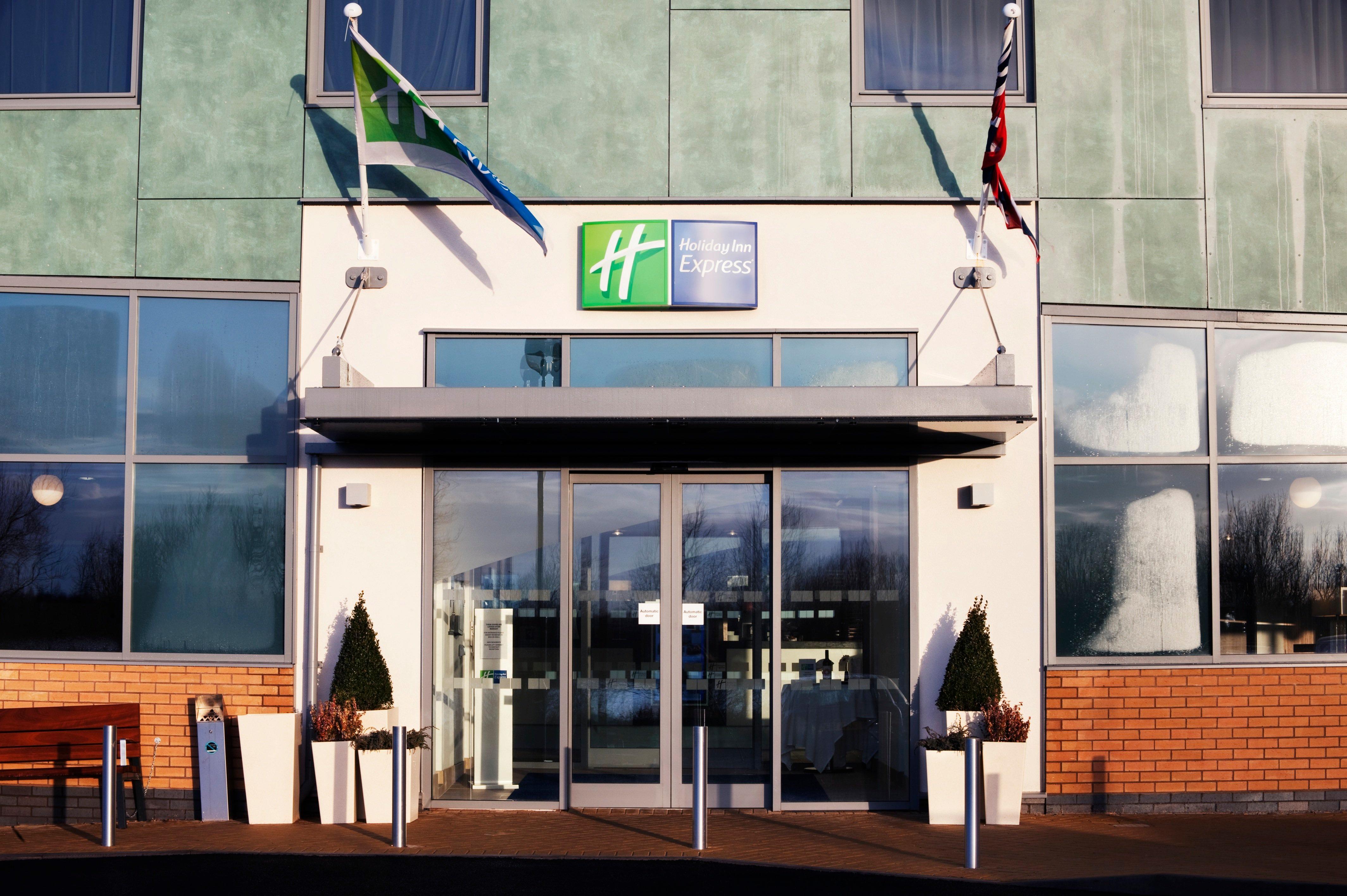 Holiday Inn Express Tamworth By Ihg Zewnętrze zdjęcie