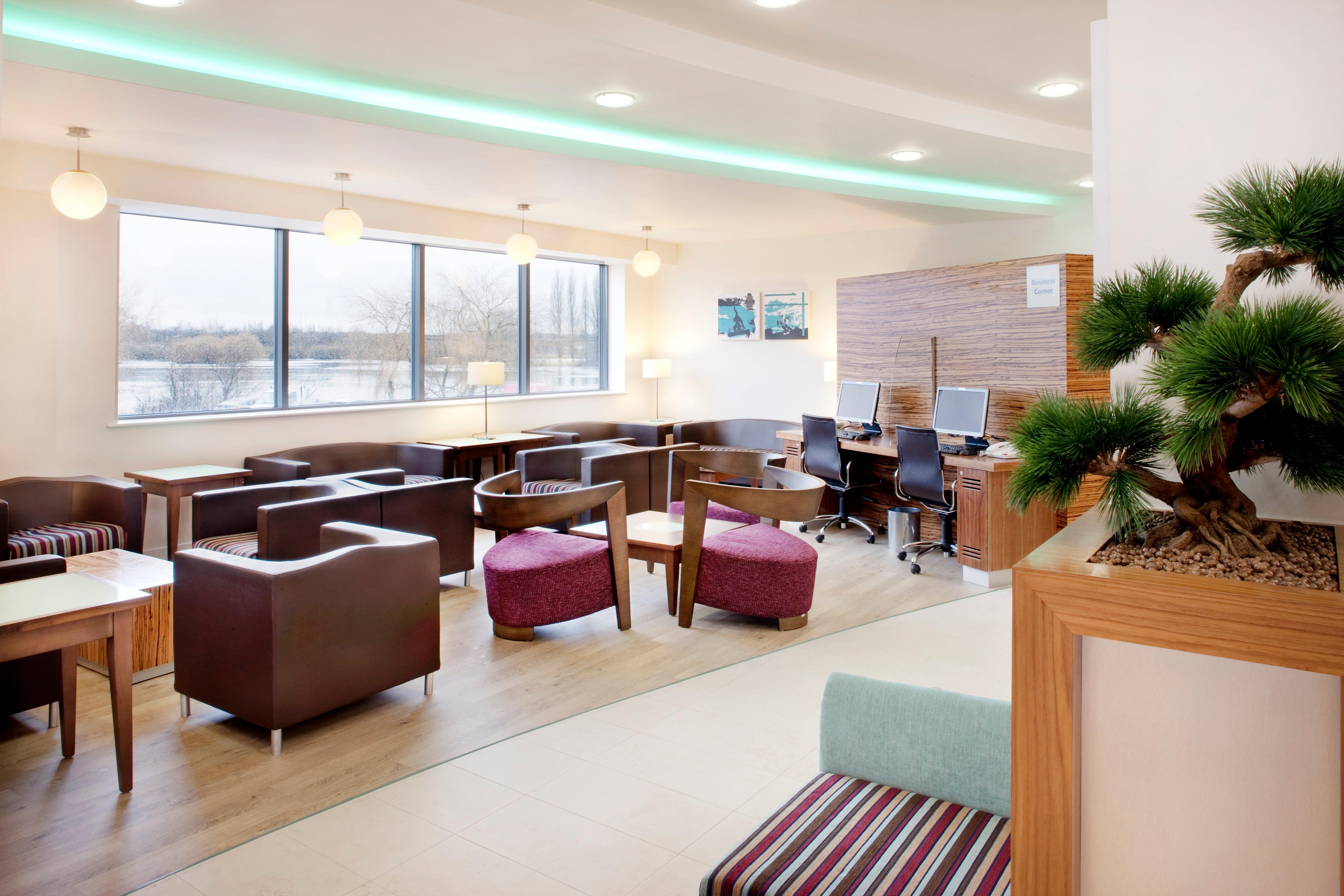Holiday Inn Express Tamworth By Ihg Zewnętrze zdjęcie